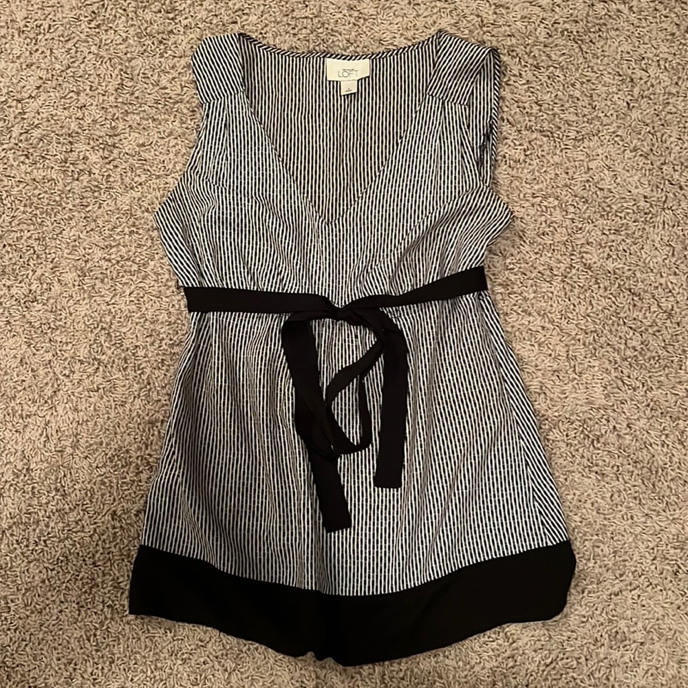 EUC Loft size 4 top